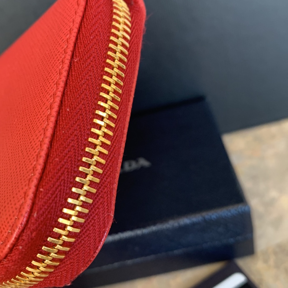 ❤️❤️SOLD❤️❤️Prada saffiano card case/coin case - Picture 5 of 7